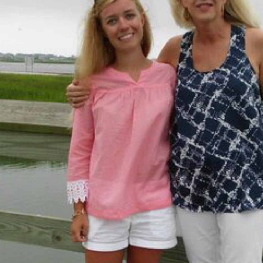 Vineyard vines top